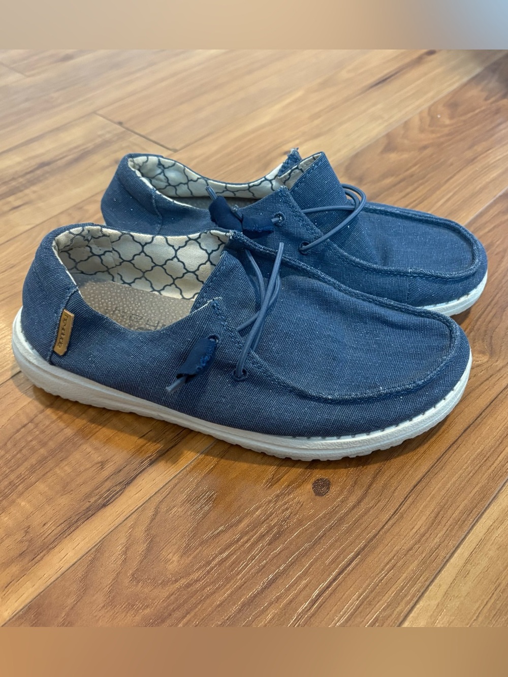 Hey Dude Wendy Sparkling Denim Blue Slip On Shoes Women’s Size 6